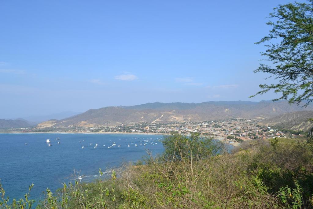 Hostal Humpback Internacional Puerto López Kültér fotó
