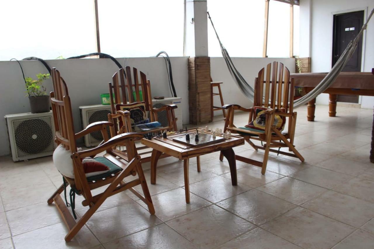 Hostal Humpback Internacional Puerto López Kültér fotó